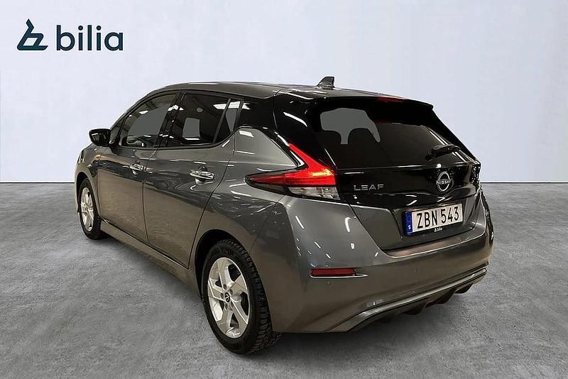 Begagnad Nissan Leaf 360º 111 kW (151 HK) 2023 Grå Halvkombi