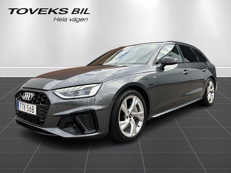 Daytonagrå pärleffekt Begagnad 2022 Audi A4 S-Line Kombi | 369 000 kr (Marknadspris) - Bild 1/4