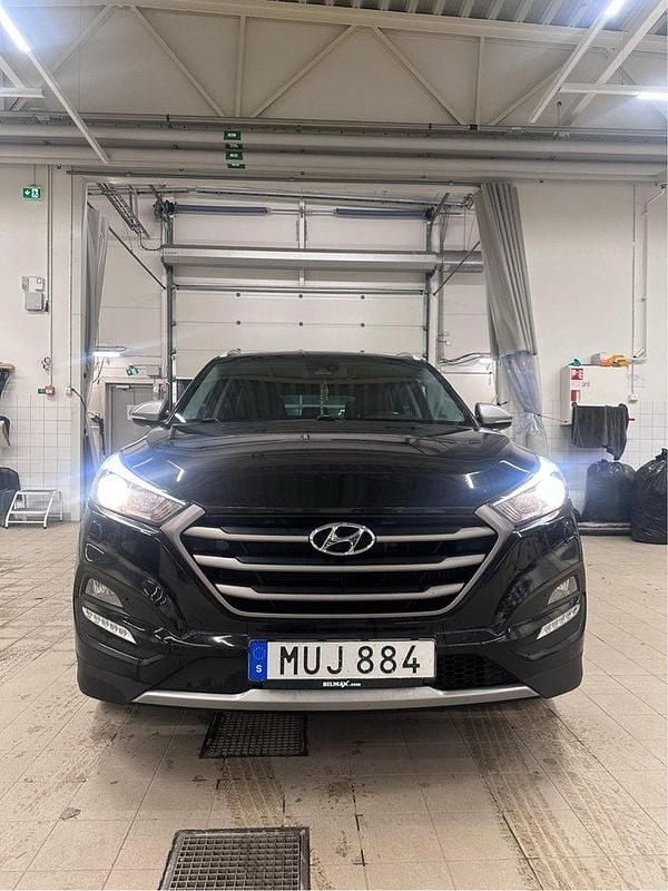 Svart Begagnad 2018 Hyundai Tucson SUV | 169 000 kr (Marknadspris) - Bild 1/4