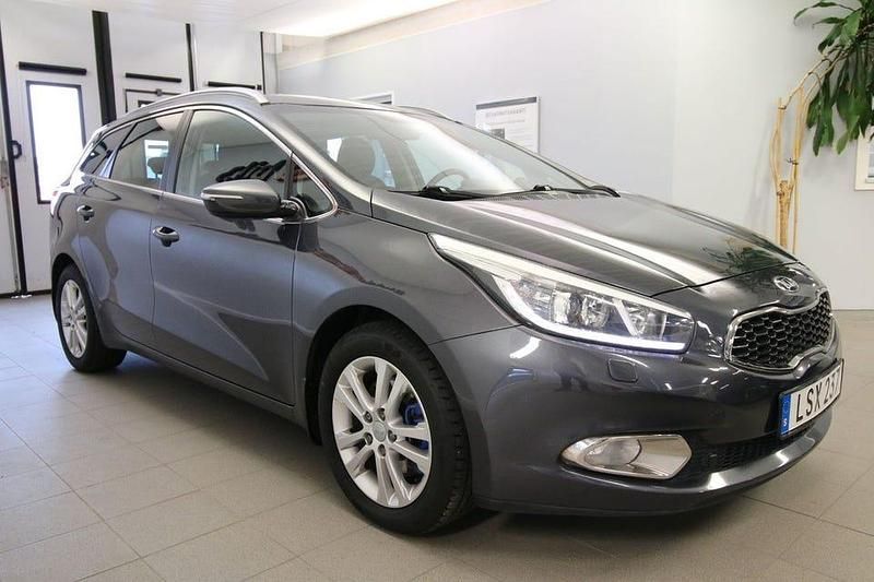 Begagnad Kia Ceed Sportswagon Comfort 128 HK (94 kW) 2013 Grå Kombi