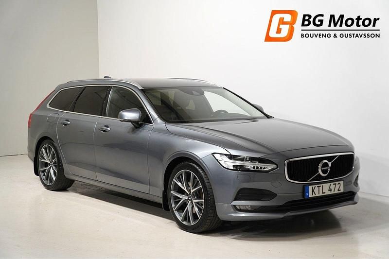 Grå Begagnad 2017 Volvo V90 Momentum Kombi | 189 900 kr (Marknadspris) - Bild 1/4