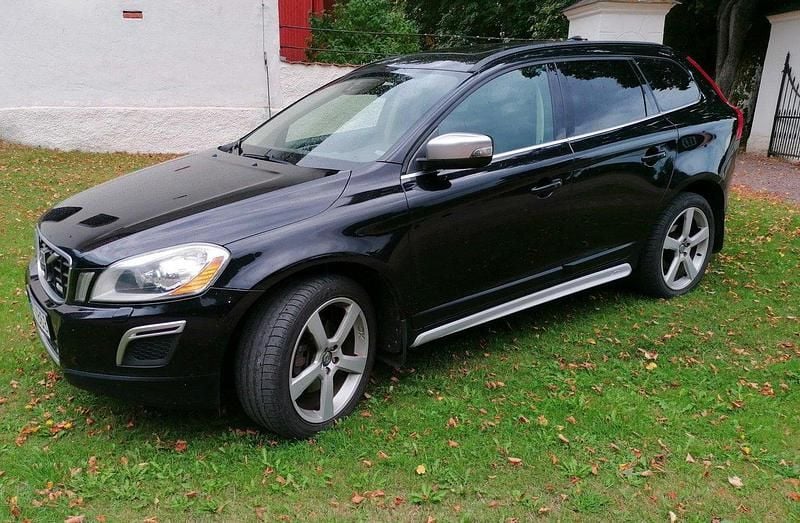 Begagnad 2013 Volvo XC60 R-Design SUV | 135 000 kr - Bild 1/4