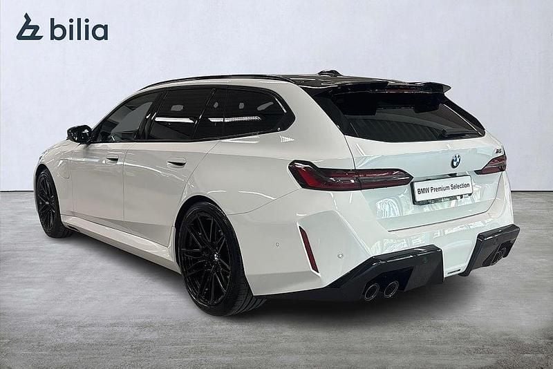 Begagnad BMW M5 Comfort Edition 2026 Vit Kombi