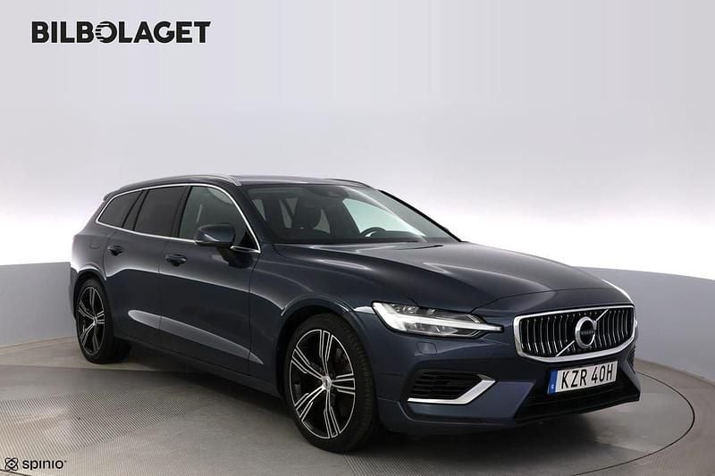 Mörkblå (blå) Begagnad 2021 Volvo V60 Inscription Kombi | 359 800 kr (Lite dyr) - Bild 1/4