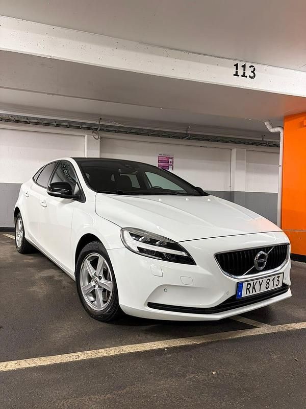 Begagnad Volvo V40 152 HK (111 kW) 2018