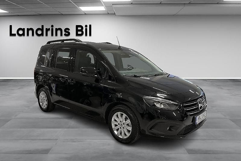 Begagnad Mercedes T180 Edition 116 HK (85 kW) 2024 Svart Minibuss
