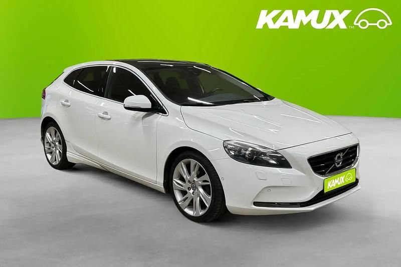 Vit Begagnad 2012 Volvo V40 Halvkombi | 98 800 kr (Marknadspris) - Bild 1/4