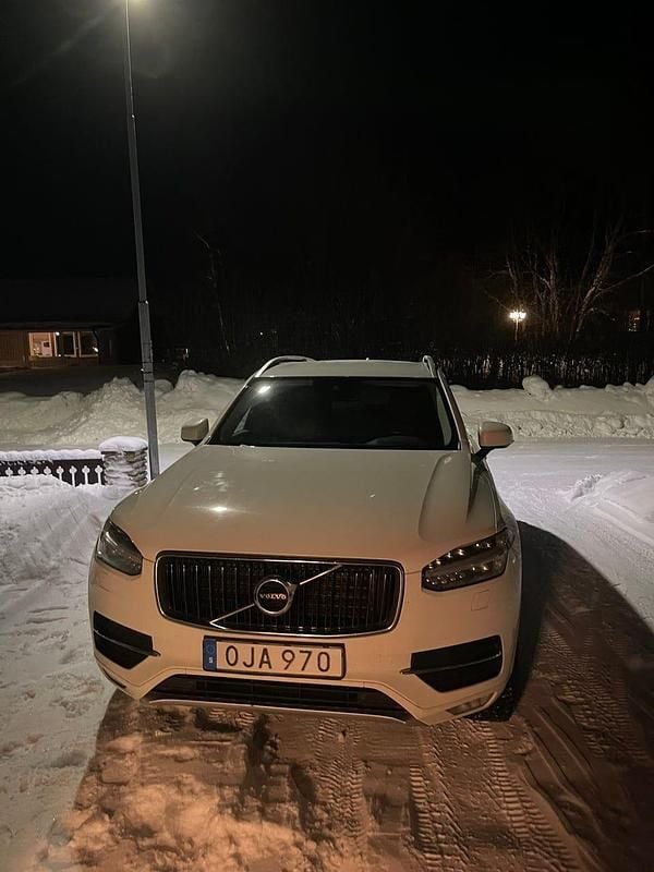 Begagnad Volvo XC90 235 HK (172 kW) 2019 Vit SUV