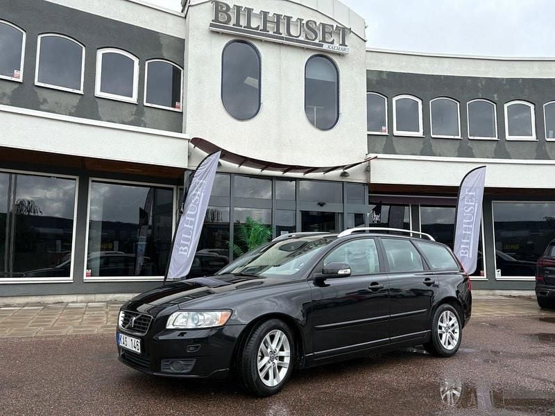 Svart Begagnad 2009 Volvo V50 Summum Kombi | 59 900 kr (Dyr) - Bild 1/4