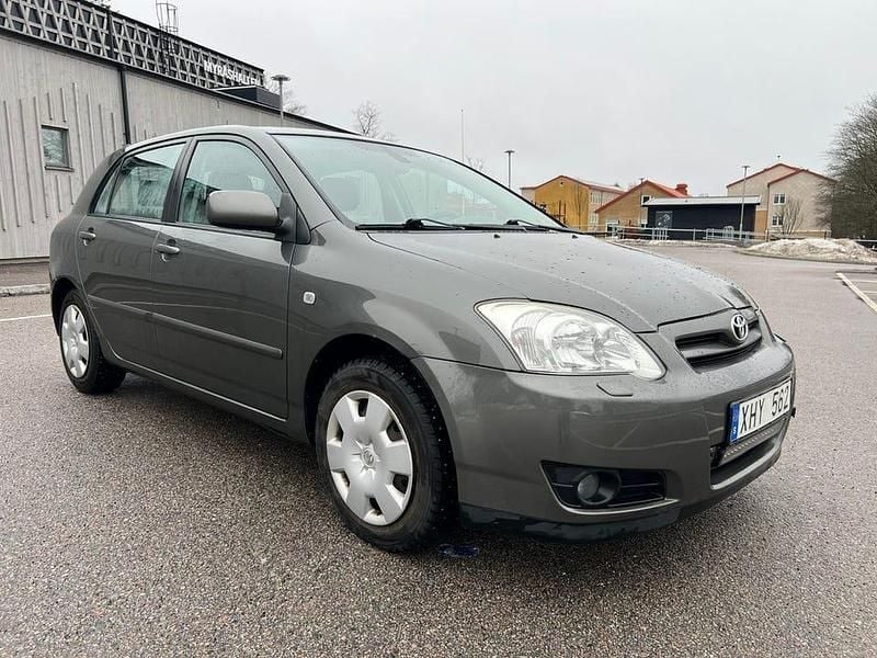 Begagnad Toyota Corolla 110 HK (80 kW) 2005