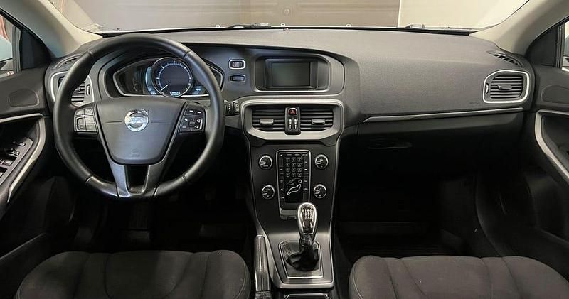 Begagnad Volvo V40 116 HK (85 kW) 2013 Ljusblå (blå) Kombi
