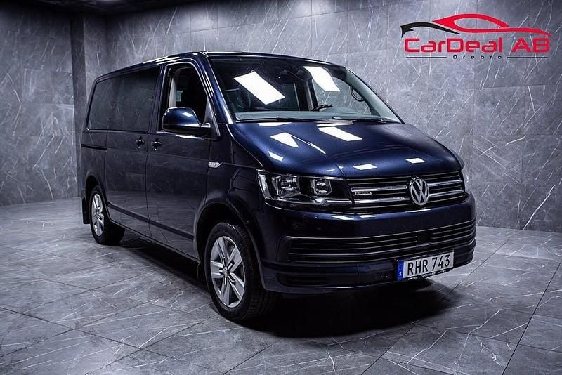 Blå Begagnad 2016 VW Multivan Comfortline Van | 338 800 kr (Lite dyr) - Bild 1/4