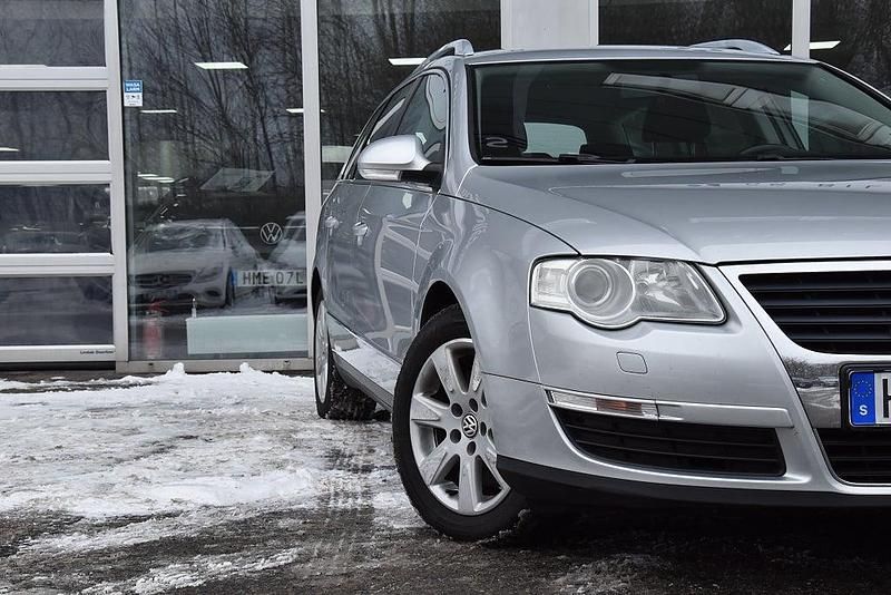 Begagnad VW Passat Sportline 105 HK (77 kW) 2010 Silver Kombi