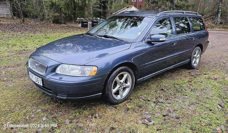 Blå Begagnad 2007 Volvo V70 Kinetic Kombi | 18 000 kr (Bra pris) - Bild 1/4