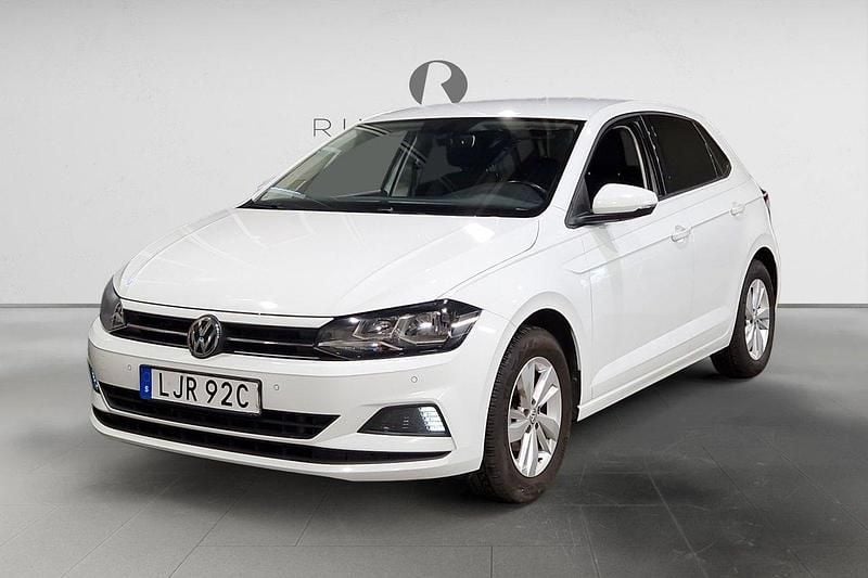 Vit Begagnad 2019 VW Polo Halvkombi | 149 900 kr (Marknadspris) - Bild 1/3
