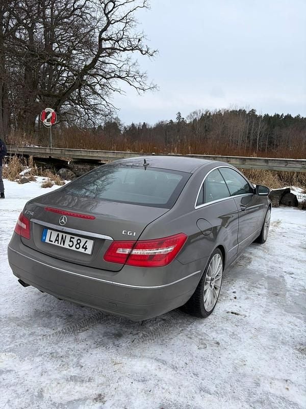 Begagnad Mercedes E250 204 HK (150 kW) 2010 Gray metallic Sportkupé