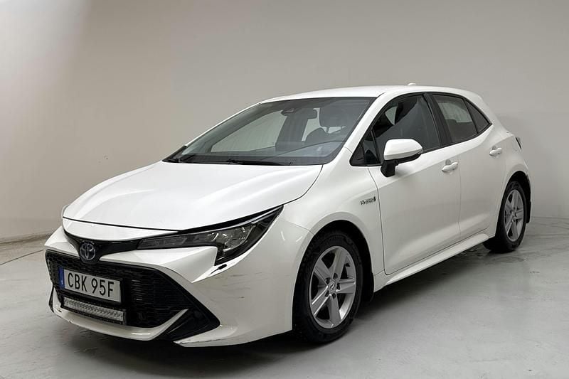 Vit Begagnad 2019 Toyota Corolla Life | 159 000 kr (Bra pris) - Bild 1/4