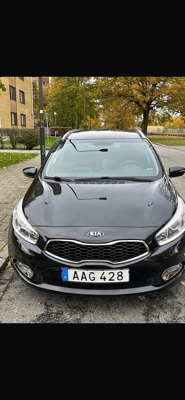 Begagnad 2013 Kia Ceed Sportswagon Kombi | 133 300 kr (Lite dyr) - Bild 1/4