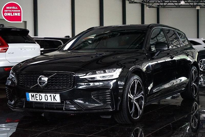 Svart Begagnad 2022 Volvo V60 R-Design Kombi | 369 500 kr (Marknadspris) - Bild 1/4