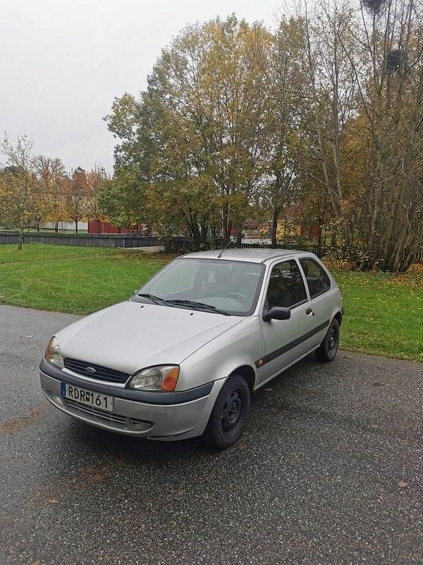 Begagnad 2000 Ford Fiesta Halvkombi | 6 500 kr - Bild 1/4