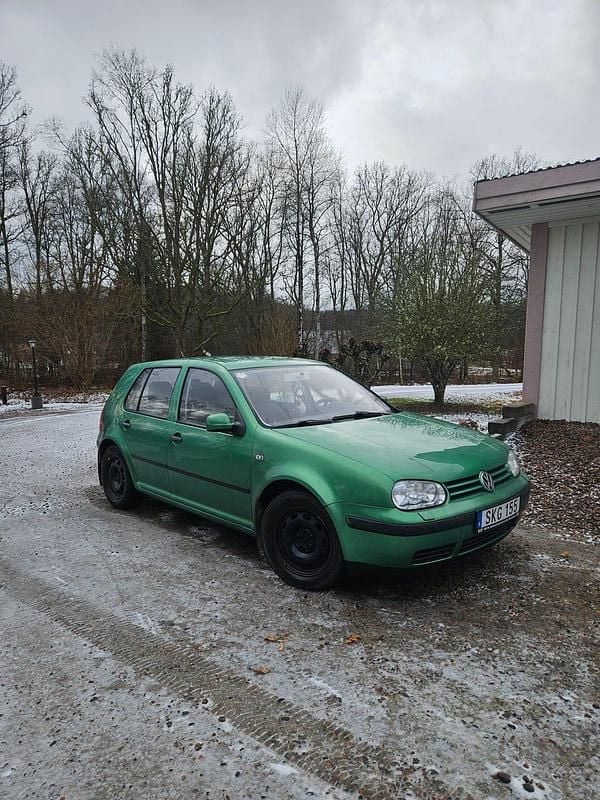 Begagnad 2001 VW Golf IV Halvkombi | 19 000 kr (Marknadspris) - Bild 1/3