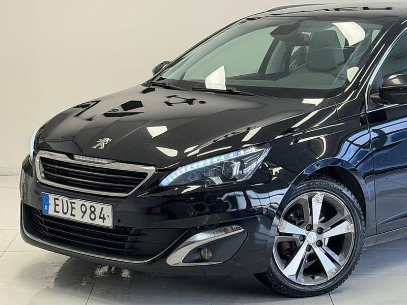 Begagnad Peugeot 308 SW Allure 131 HK (96 kW) 2015 Svart Kombi