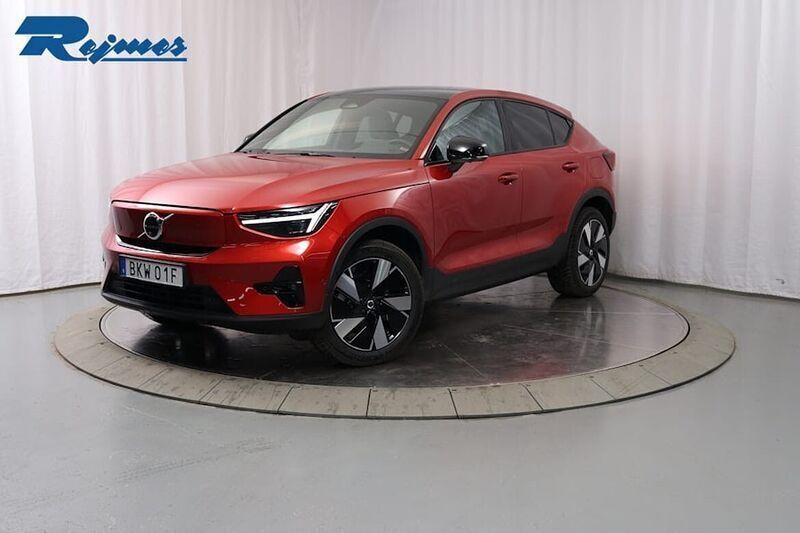 Röd (fusion red metallic) Begagnad 2023 Volvo EC40 Ultimate SUV | 459 900 kr (Marknadspris) - Bild 1/4