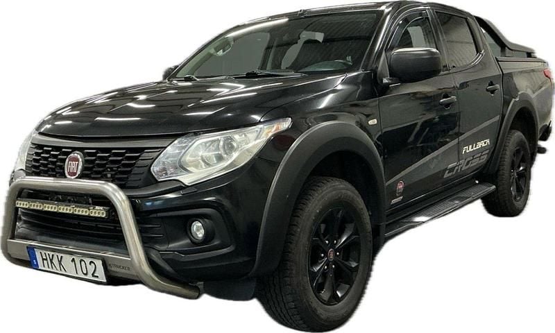 Blå (svart) Begagnad 2017 Fiat Fullback Cross Pickup | 114 800 kr (Bra pris) - Bild 1/4