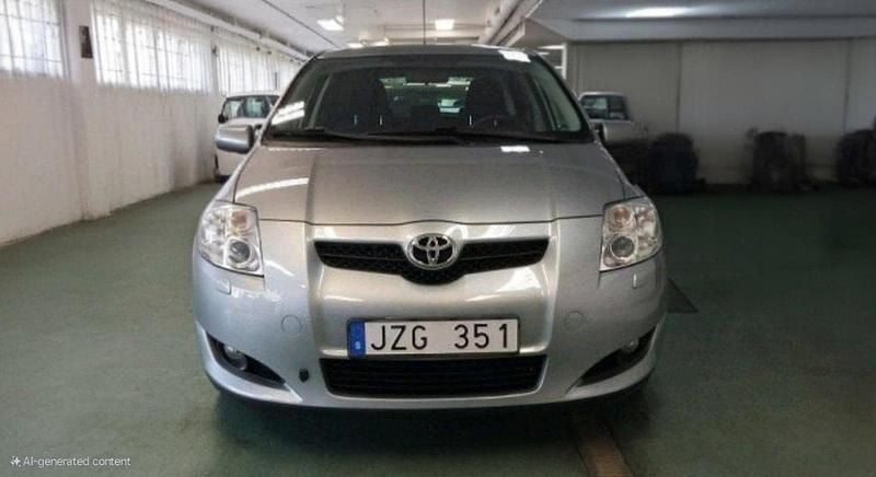 Grå Begagnad 2009 Toyota Auris Halvkombi | 43 000 kr (Bra pris) - Bild 1/4