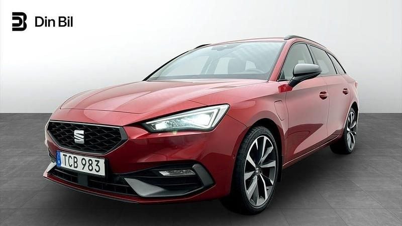 Begagnad Seat Leon FR 150 HK (110 kW) 2021 Desire red