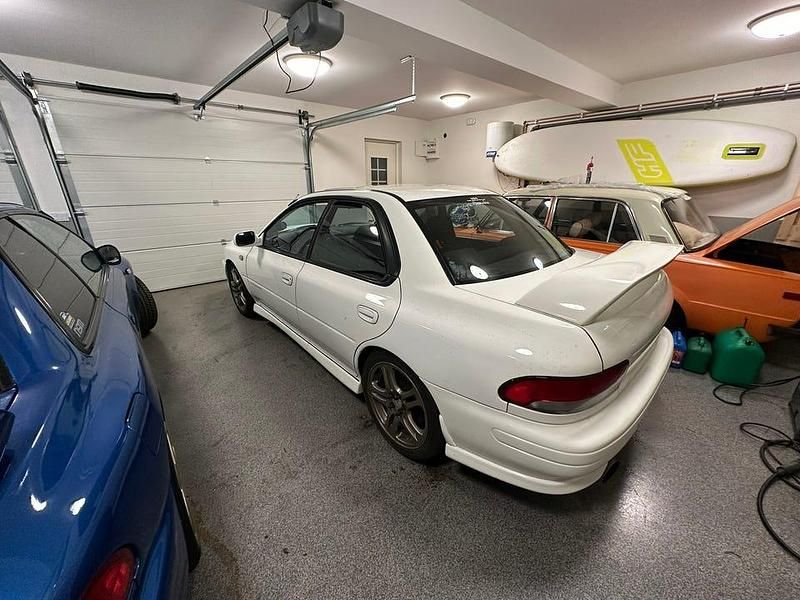 Begagnad Subaru Impreza 211 HK (155 kW) 1996 Vit Sedan