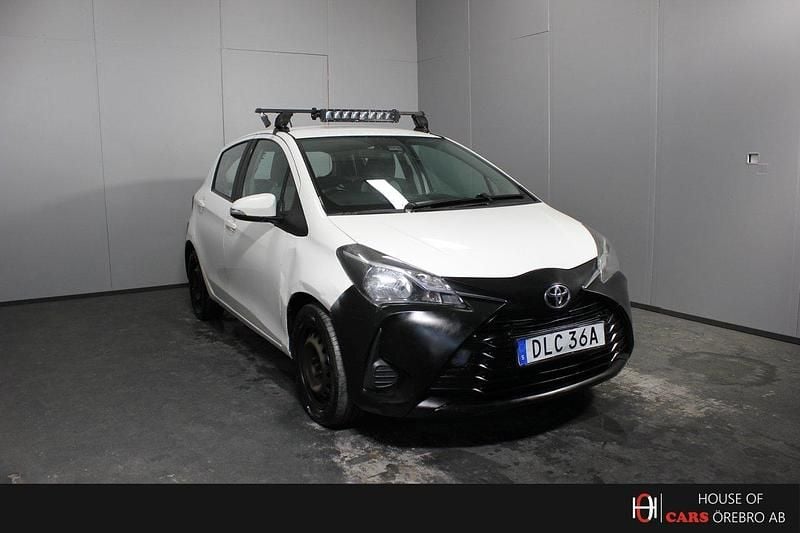 Vit Begagnad 2020 Toyota Yaris Multidrive S Halvkombi | 59 900 kr - Bild 1/4