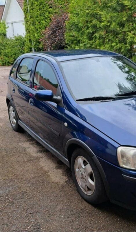 Blå Begagnad 2006 Opel Corsa Halvkombi | 17 000 kr (Superpris) - Bild 1/4