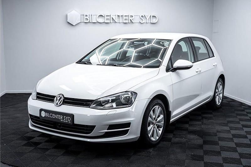 Vit Begagnad 2013 VW Golf VII Halvkombi | 129 900 kr (Lite dyr) - Bild 1/4