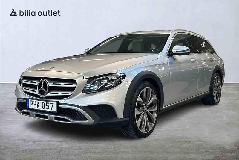 Silver Begagnad 2017 Mercedes E220 | 289 900 kr (Marknadspris) - Bild 1/1