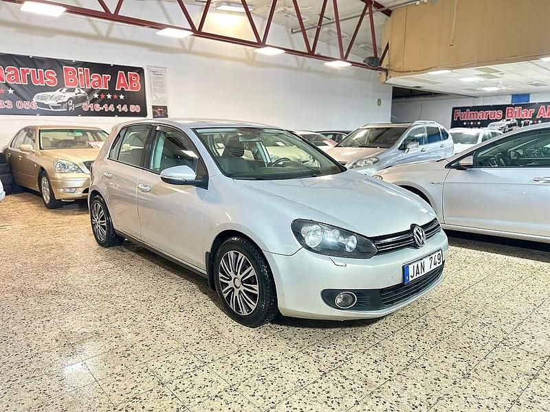 Brun Begagnad 2008 VW Golf VI Halvkombi | 39 900 kr (Marknadspris) - Bild 1/4