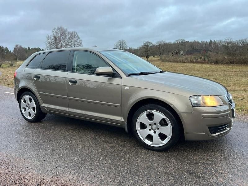 Dakar beige metallic Begagnad 2007 Audi A3 | 57 000 kr (Dyr) - Bild 1/4