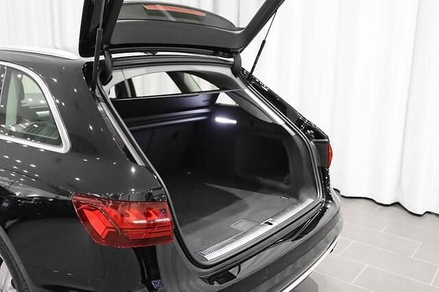 Begagnad Audi A4 Advanced Plus 204 HK (150 kW) 2022 Brilliantsvart Kombi