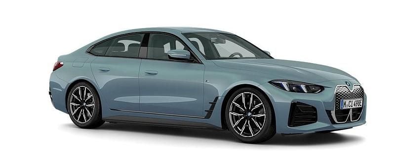 Grön Ny 2025 BMW i4 Comfort Edition Sedan | 688 400 kr (Lite dyr) - Bild 1/4