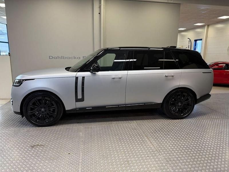 Begagnad Land Rover Range Rover Autobiography 530 HK (389 kW) 2023 Grå SUV