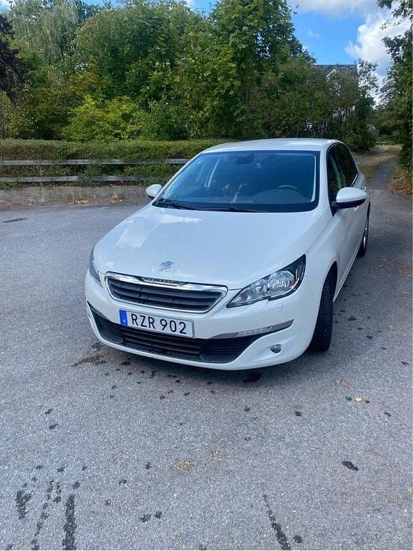 Vit Begagnad 2014 Peugeot 308 Active Halvkombi | 69 500 kr (Marknadspris) - Bild 1/4