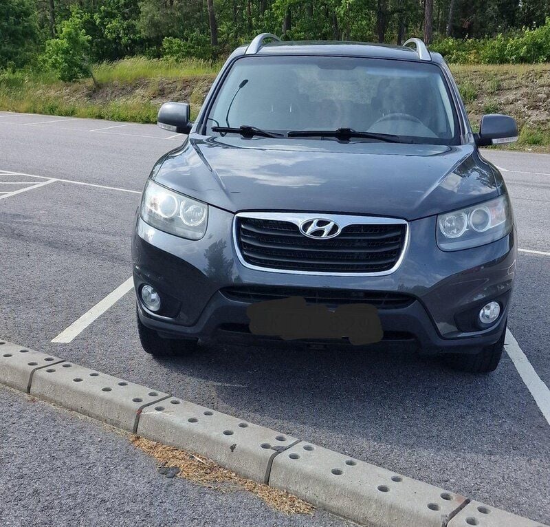 Grå Begagnad 2010 Hyundai Santa Fe SUV | 42 000 kr (Bra pris) - Bild 1/3