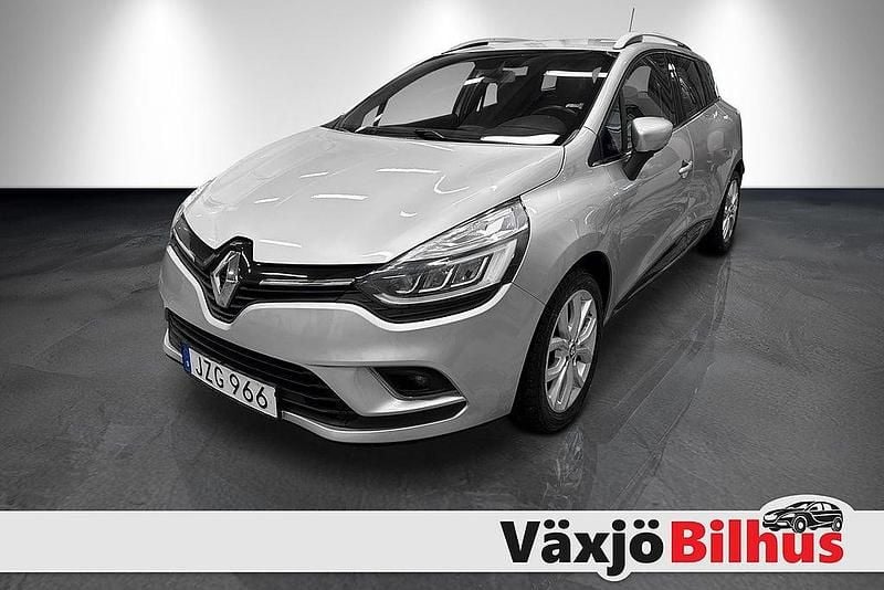 Silver Begagnad 2017 Renault Clio GrandTour Intens Kombi | 99 900 kr (Marknadspris) - Bild 1/4