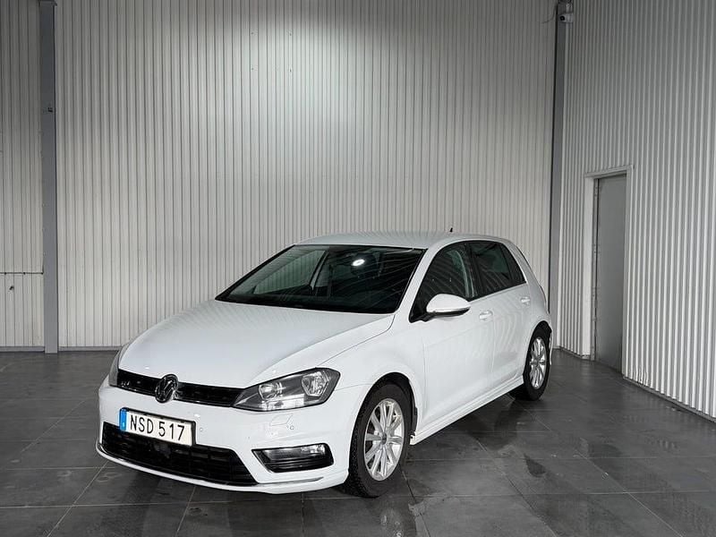 Begagnad VW Golf VII 105 HK (77 kW) 2015 Vit Halvkombi