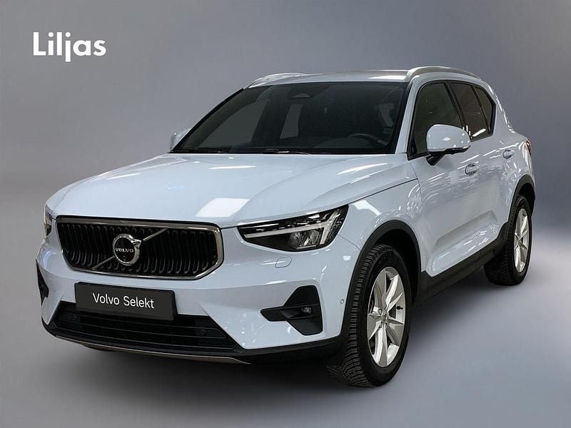 Blå Begagnad 2024 Volvo XC40 Core SUV | 359 000 kr (Bra pris) - Bild 1/3