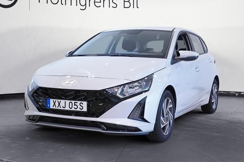 Begagnad Hyundai i20 Essential 101 HK (74 kW) 2024 Grå Halvkombi