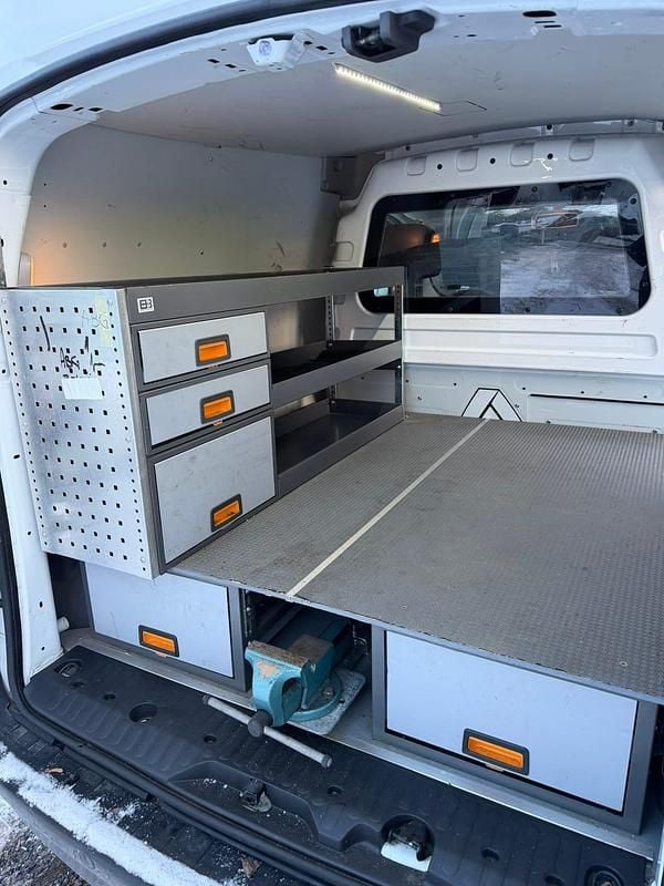 Begagnad Renault Kangoo 44 kW (60 HK) 2013 Minibuss