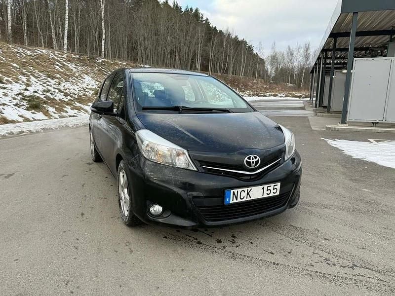 Begagnad Toyota Yaris 99 HK (72 kW) 2012 Halvkombi