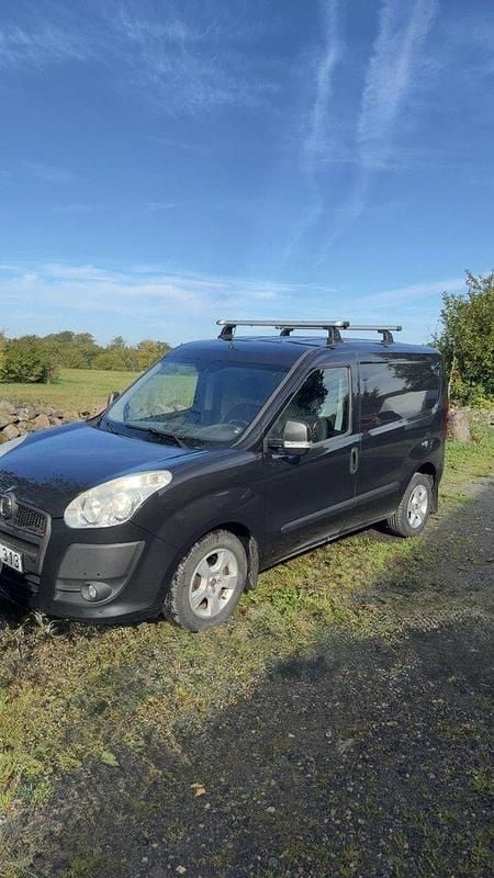 Svart Begagnad 2011 Fiat Doblò Minibuss | 32 000 kr (Marknadspris) - Bild 1/1