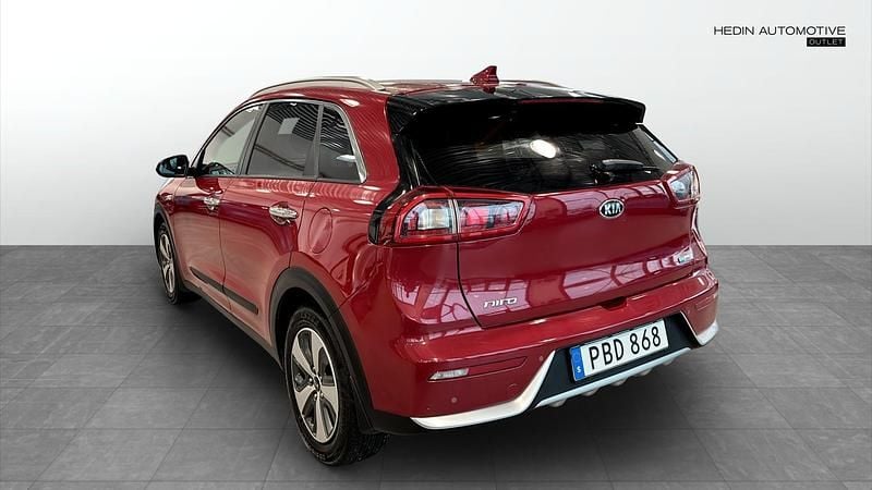 Begagnad Kia Niro 105 HK (77 kW) 2016 Röd SUV